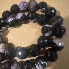 Load image into Gallery viewer, Purple and black agate beads 12mm