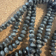 Load image into Gallery viewer, Gray Labradorite beads 8mm