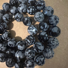 Load image into Gallery viewer, Black and gray beads 8mm