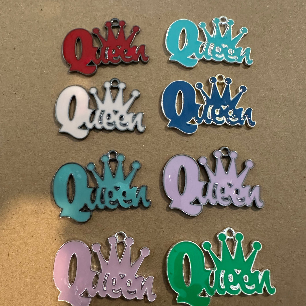 8 queen charms