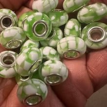 Load image into Gallery viewer, 10 green and white big hole beads