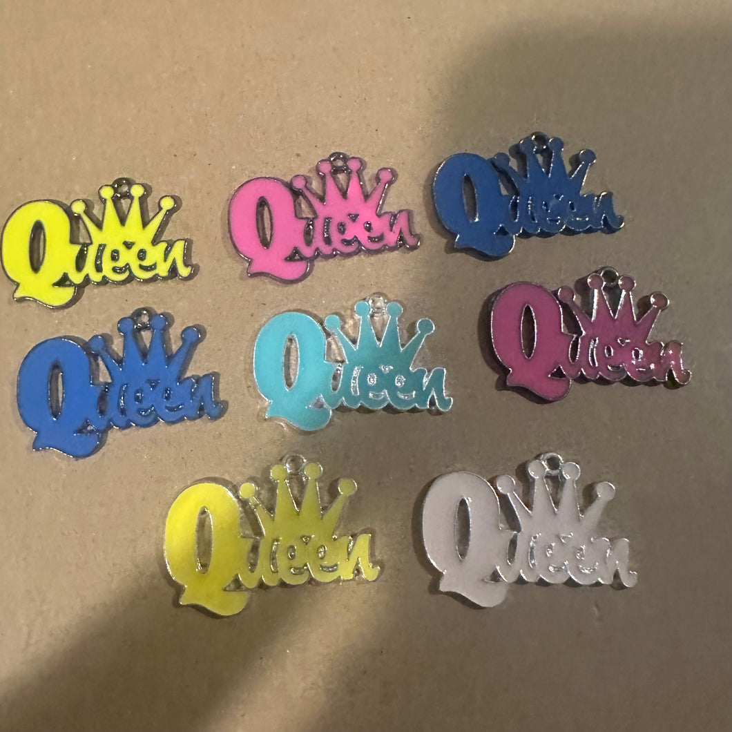 8 queen charms