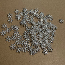 Load image into Gallery viewer, 100 silver spacers 8mm