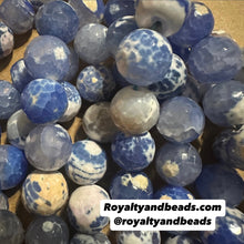 Load image into Gallery viewer, Blue and white agate beads 12mm