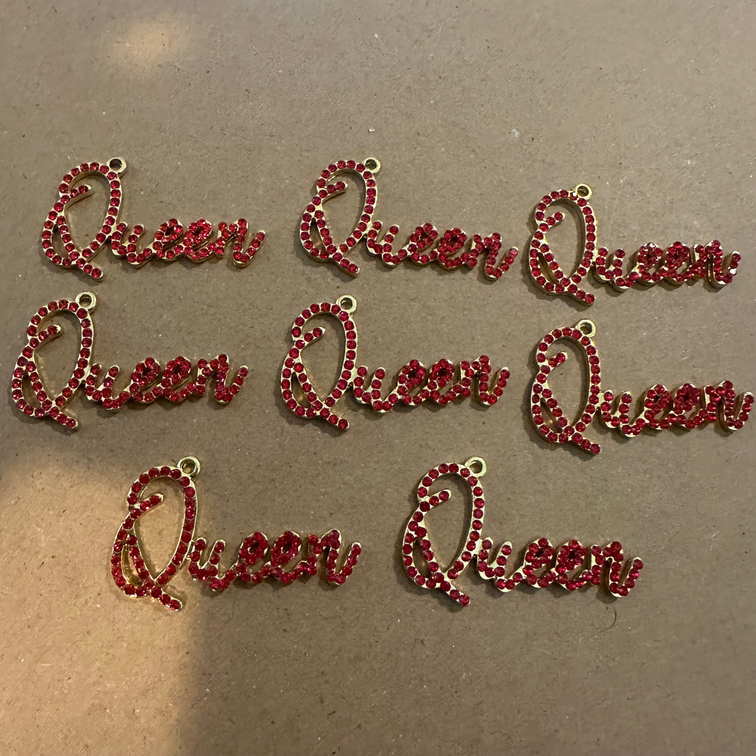 8 red queen charms