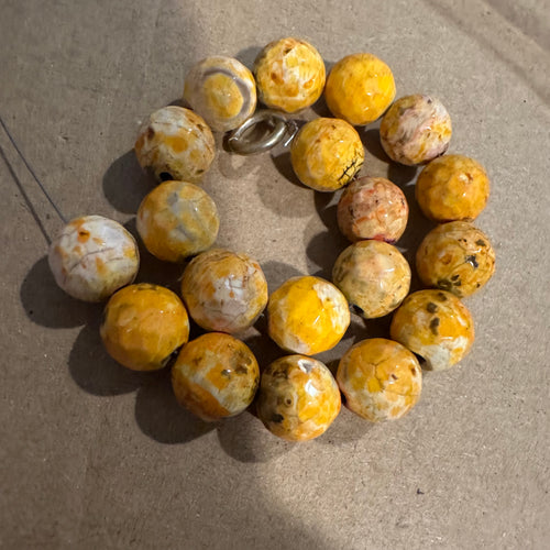 Yellow agate beads (half strand)
