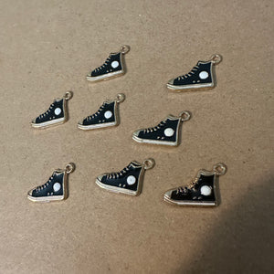 8 mini tennis shoes (black)