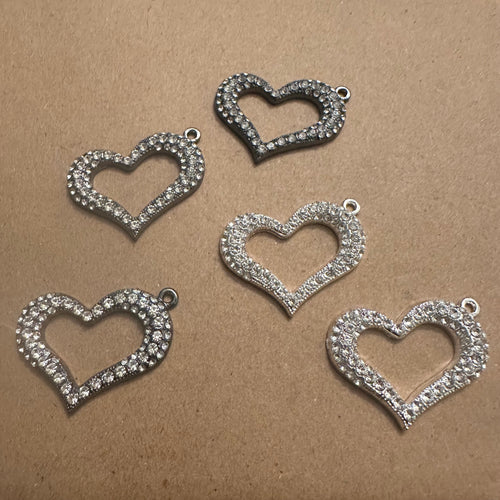 5 clear heart charms