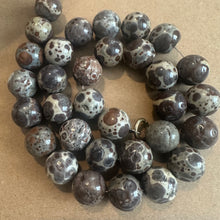 Load image into Gallery viewer, Brown and tan beads 12mm