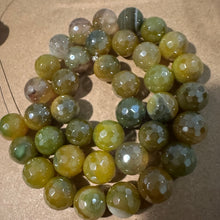 Load image into Gallery viewer, Yellow and green agate beads