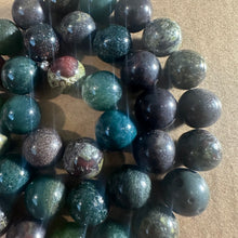 Load image into Gallery viewer, Green mixed camo beads