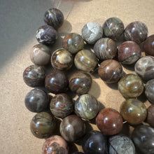 Load image into Gallery viewer, Brown Camo beads 10mm