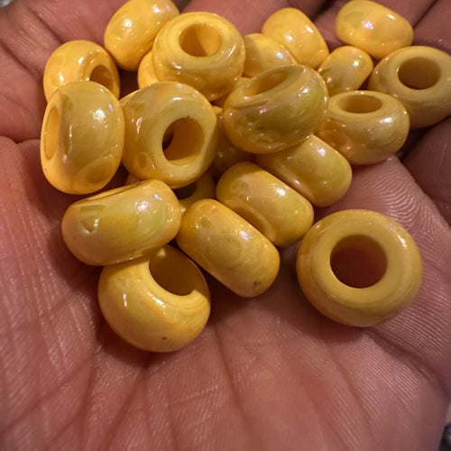 10 yellow iridescent beads