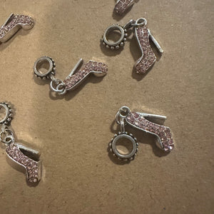 5 pink heel shoe charms.
