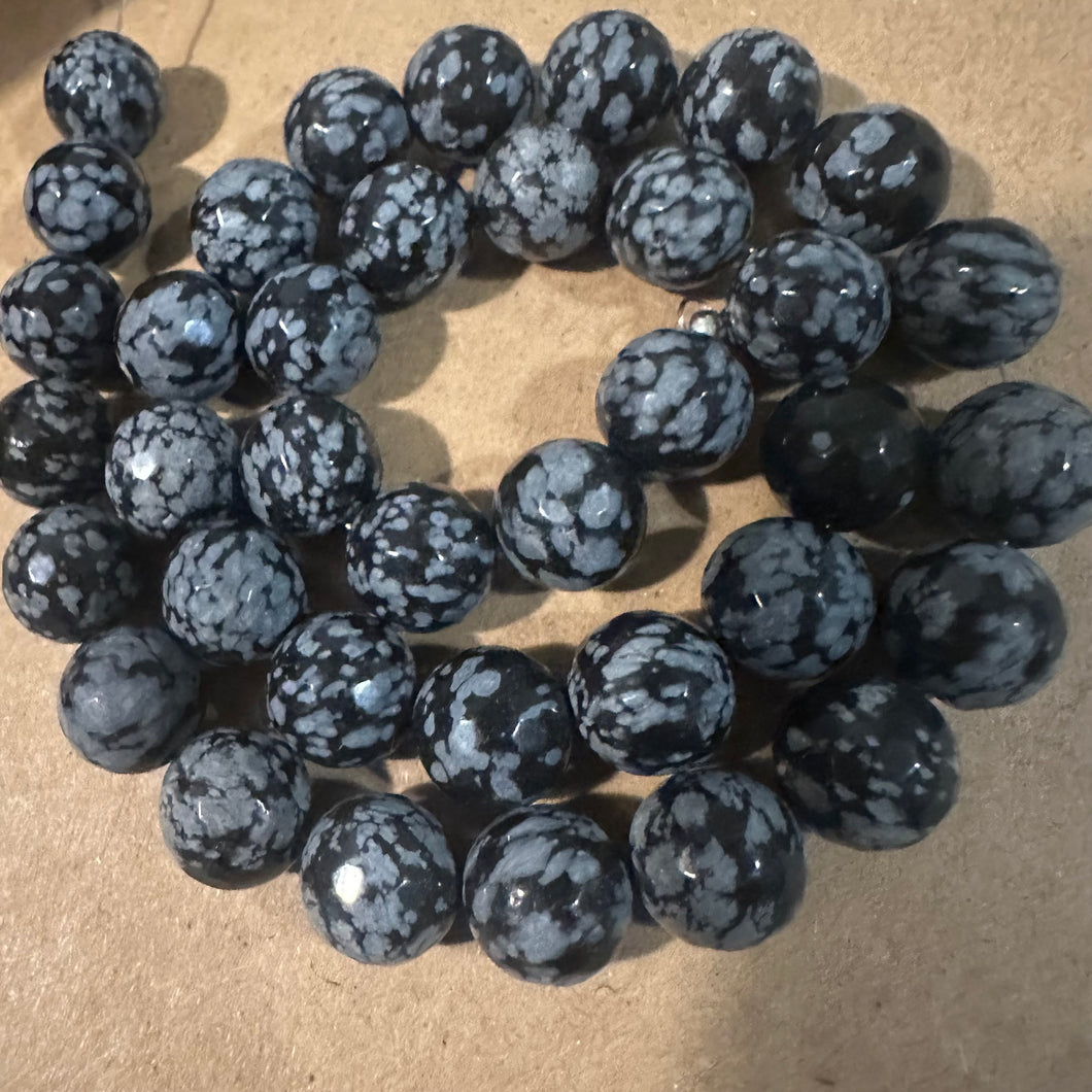 Black and gray snowflake beads