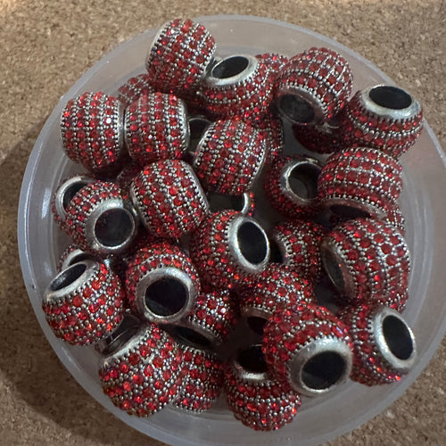 5 red rhinestone beads.