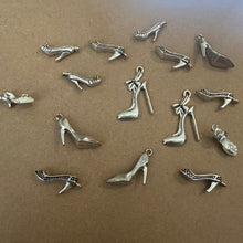 Load image into Gallery viewer, 15 high heel charms*