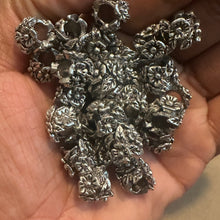 Load image into Gallery viewer, 20 silver rose beads