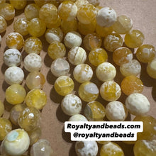 Load image into Gallery viewer, Yellow and white agate beads