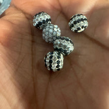 Load image into Gallery viewer, 5 white rhinestone beads 8mm
