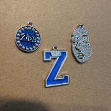 Load image into Gallery viewer, 3 Zeta charms (silver)