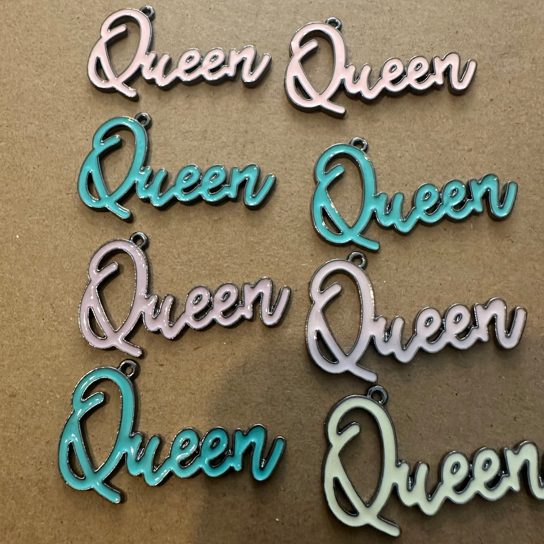 8 queen charms