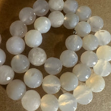 Load image into Gallery viewer, Milky white beads