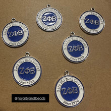Load image into Gallery viewer, Circle Zeta charm.