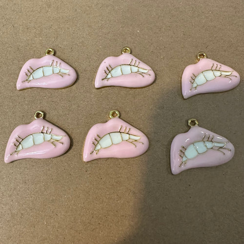 6 pink lip charms