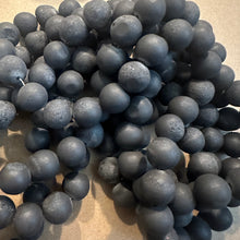 Load image into Gallery viewer, Black druzy beads