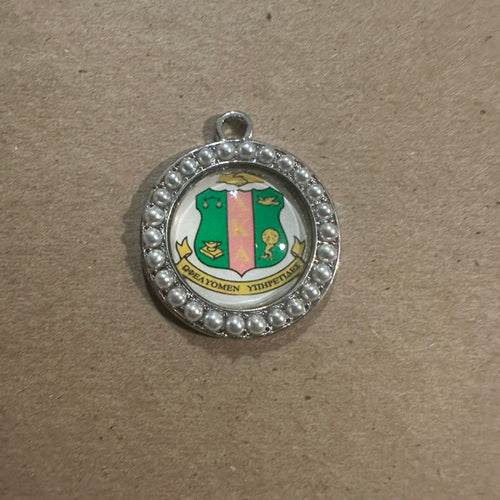 Pearl shield circle (silver)