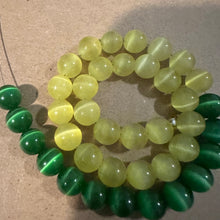 Load image into Gallery viewer, Yellow and green cats eye 8mm
