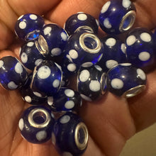 Load image into Gallery viewer, 10 polka dot blue and white big hole beads