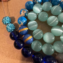 Load image into Gallery viewer, Blue mixed beads