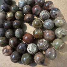 Load image into Gallery viewer, Brown Camo beads 10mm