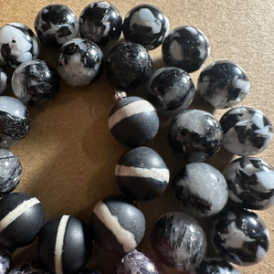 Black and white mixed beads