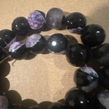Load image into Gallery viewer, Purple and black agate beads 12mm