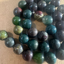 Load image into Gallery viewer, Green mixed camo beads