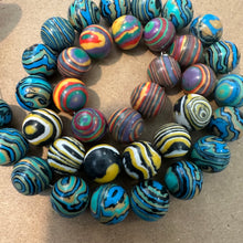 Load image into Gallery viewer, Swirl mixed beads