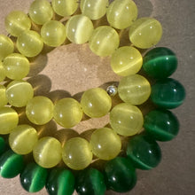 Load image into Gallery viewer, Yellow and green cats eye 8mm