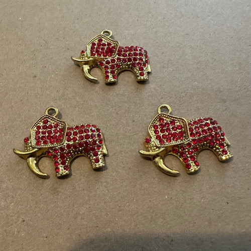 3 red elephants