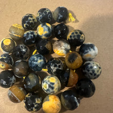 Load image into Gallery viewer, Black and yellow agate beads 13mm