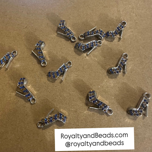 5 blue heel shoe charms.