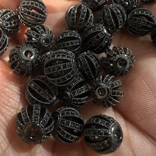 Load image into Gallery viewer, 3 pave beads (black)