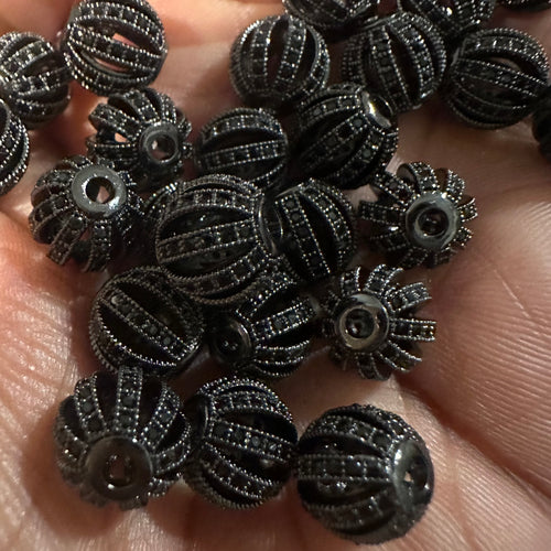 3 pave beads (black)