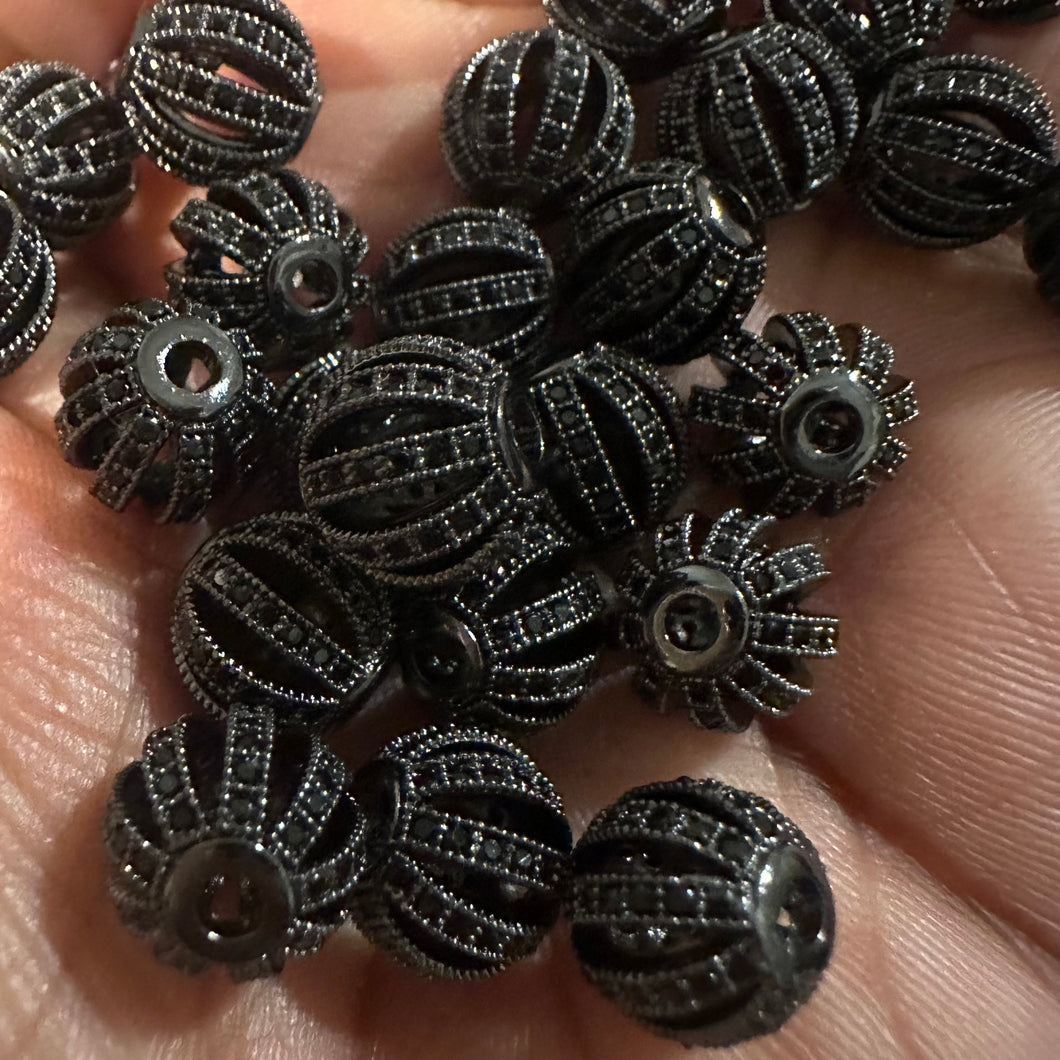 3 pave beads (black)
