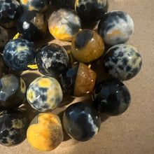 Load image into Gallery viewer, Black and yellow agate beads 13mm