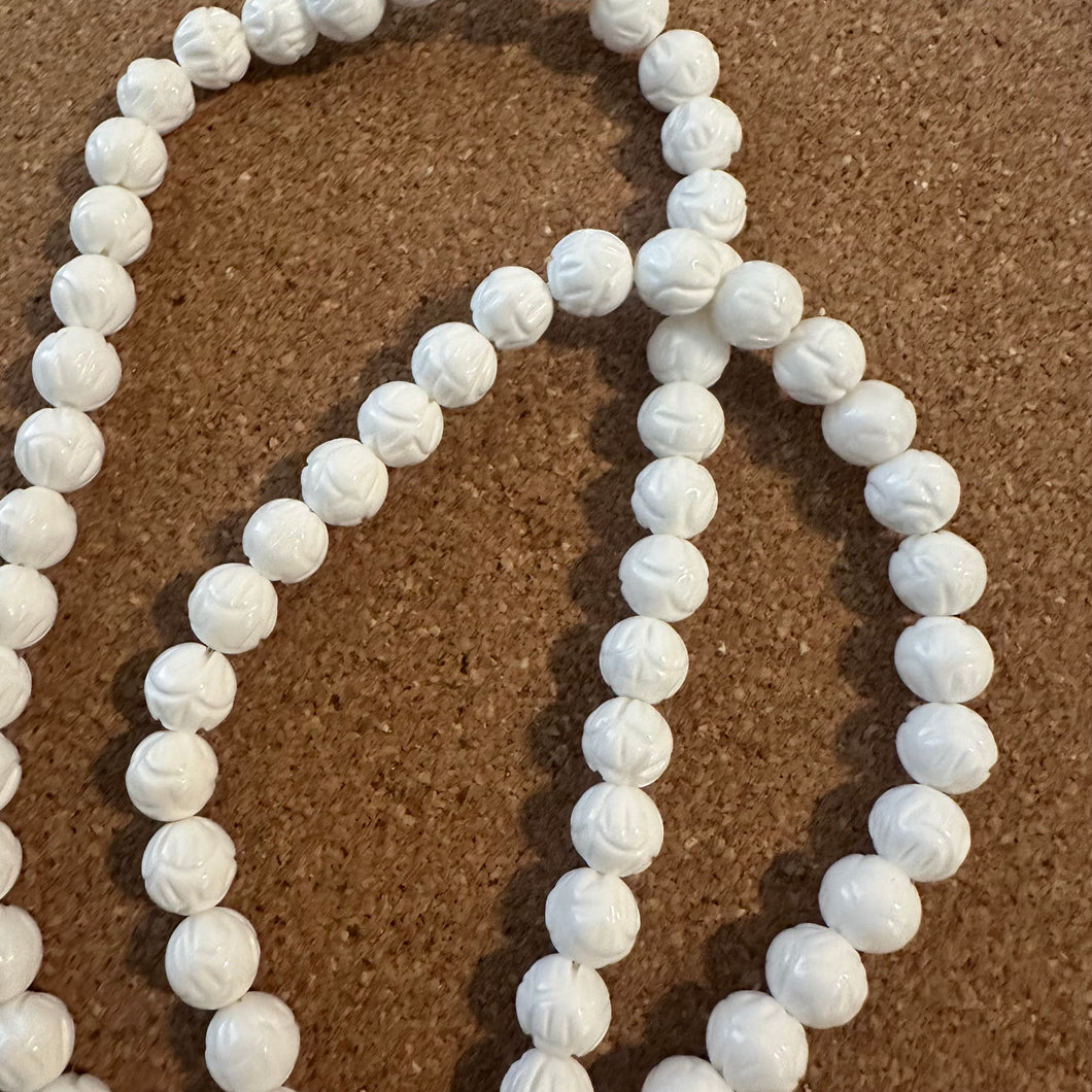 White patterned beads 8mm