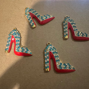 4 blue heel charms (gold)