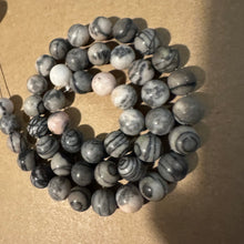 Load image into Gallery viewer, Gray zebra beads 8mm